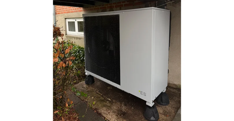 Outdoor unit ES M R290 at a residential installation at homeowner Kent Haar-Jørgensen in Denmark